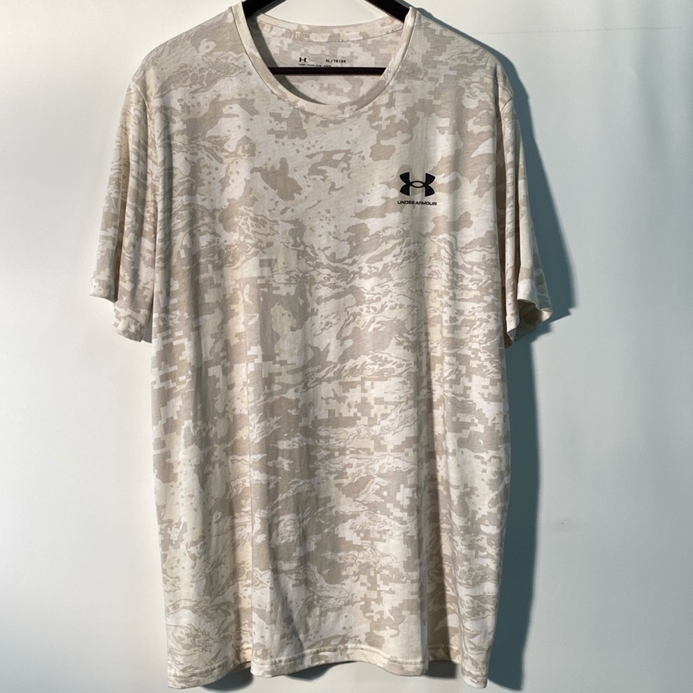 Under Armour - men’s camo shirt sleeve t-shirt. Size XL